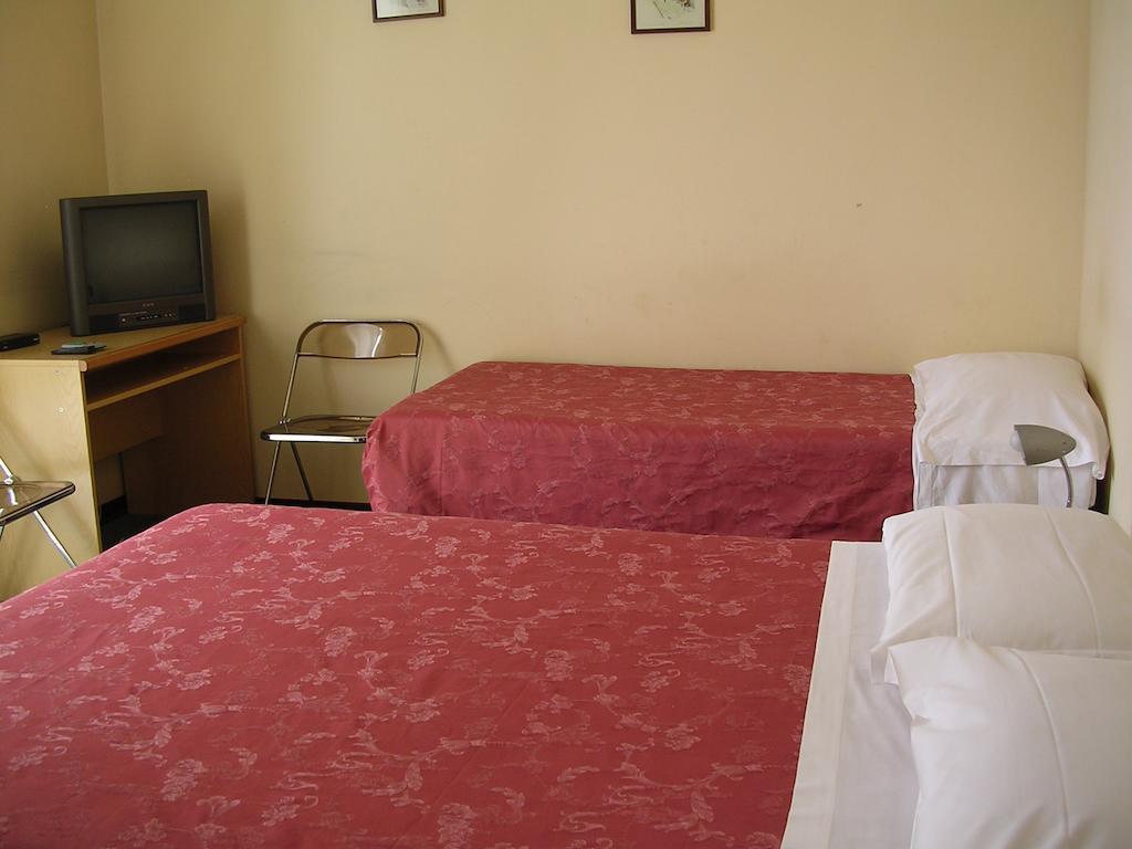 Cerrutihotel Vercelli Zimmer foto